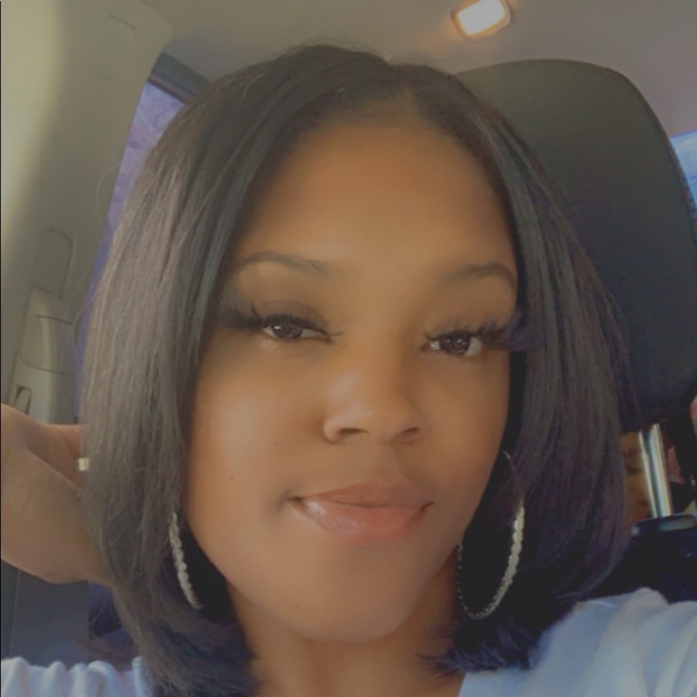 Meet your Posher, Briana